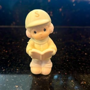 Precious Moments Phillip Boy Caroling Figurine (Sugar Town) #529494